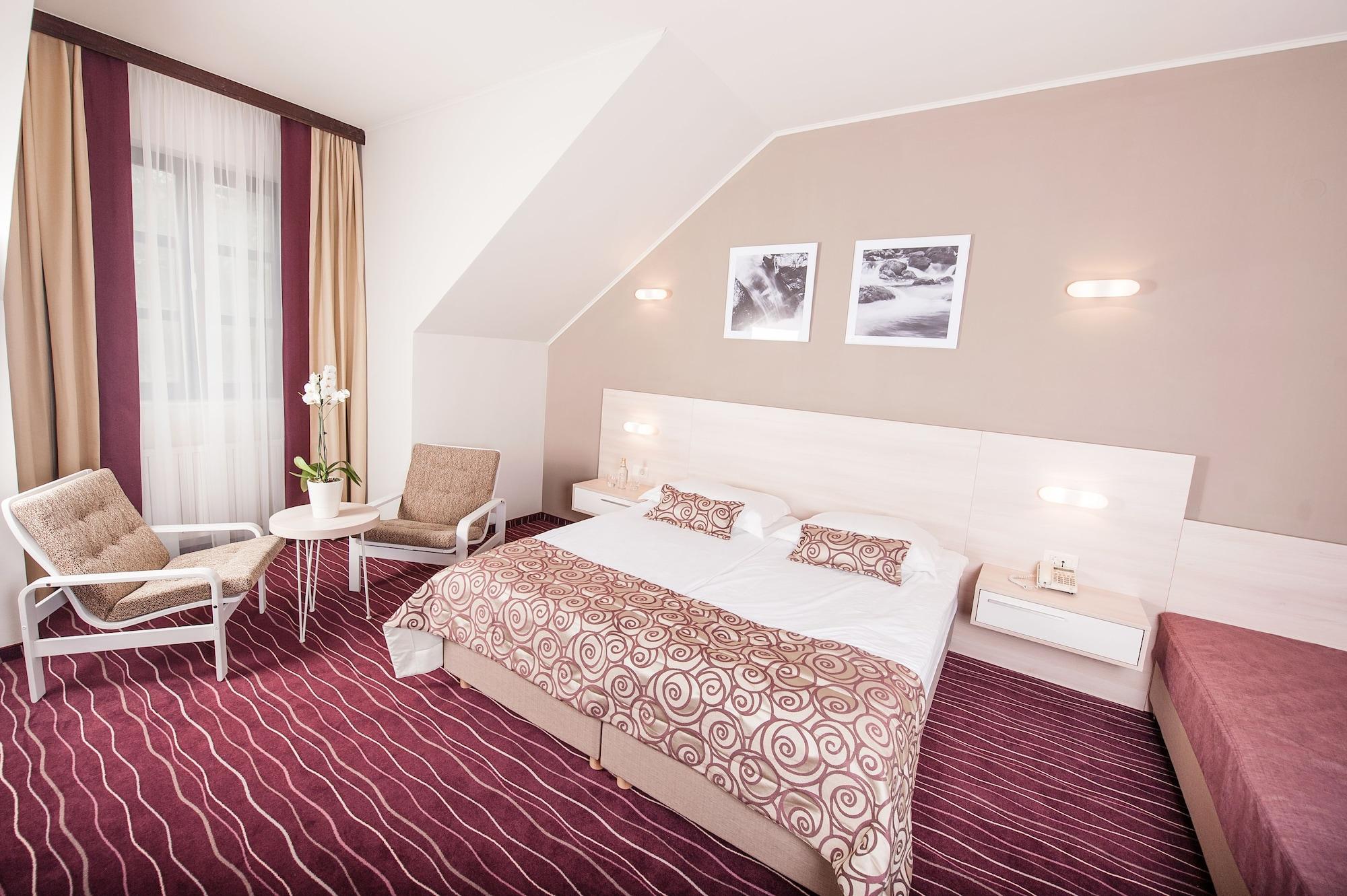 Hotel Zagreb - Health & Beauty ロガシュカ・スラティナ エクステリア 写真