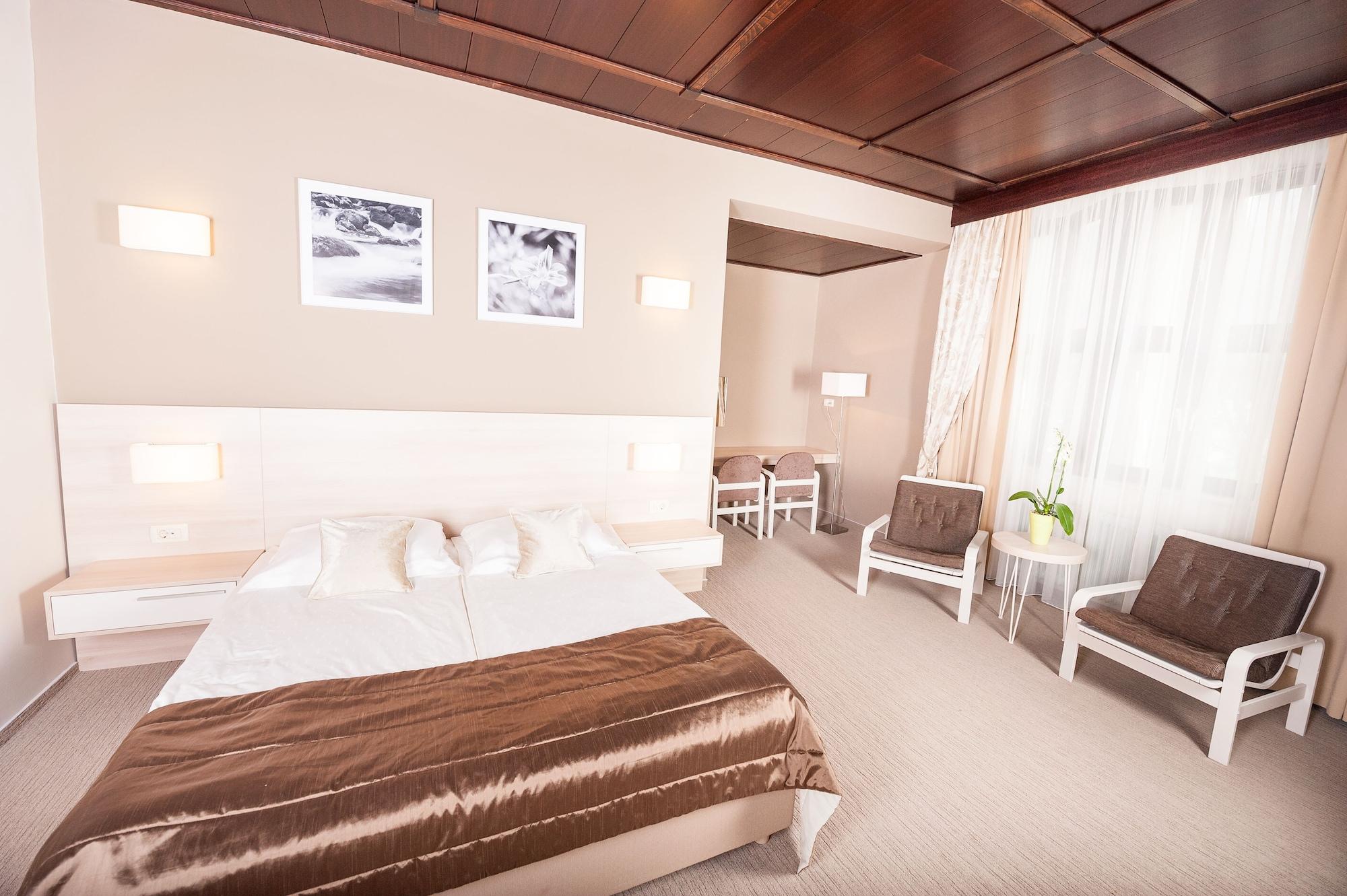 Hotel Zagreb - Health & Beauty ロガシュカ・スラティナ エクステリア 写真