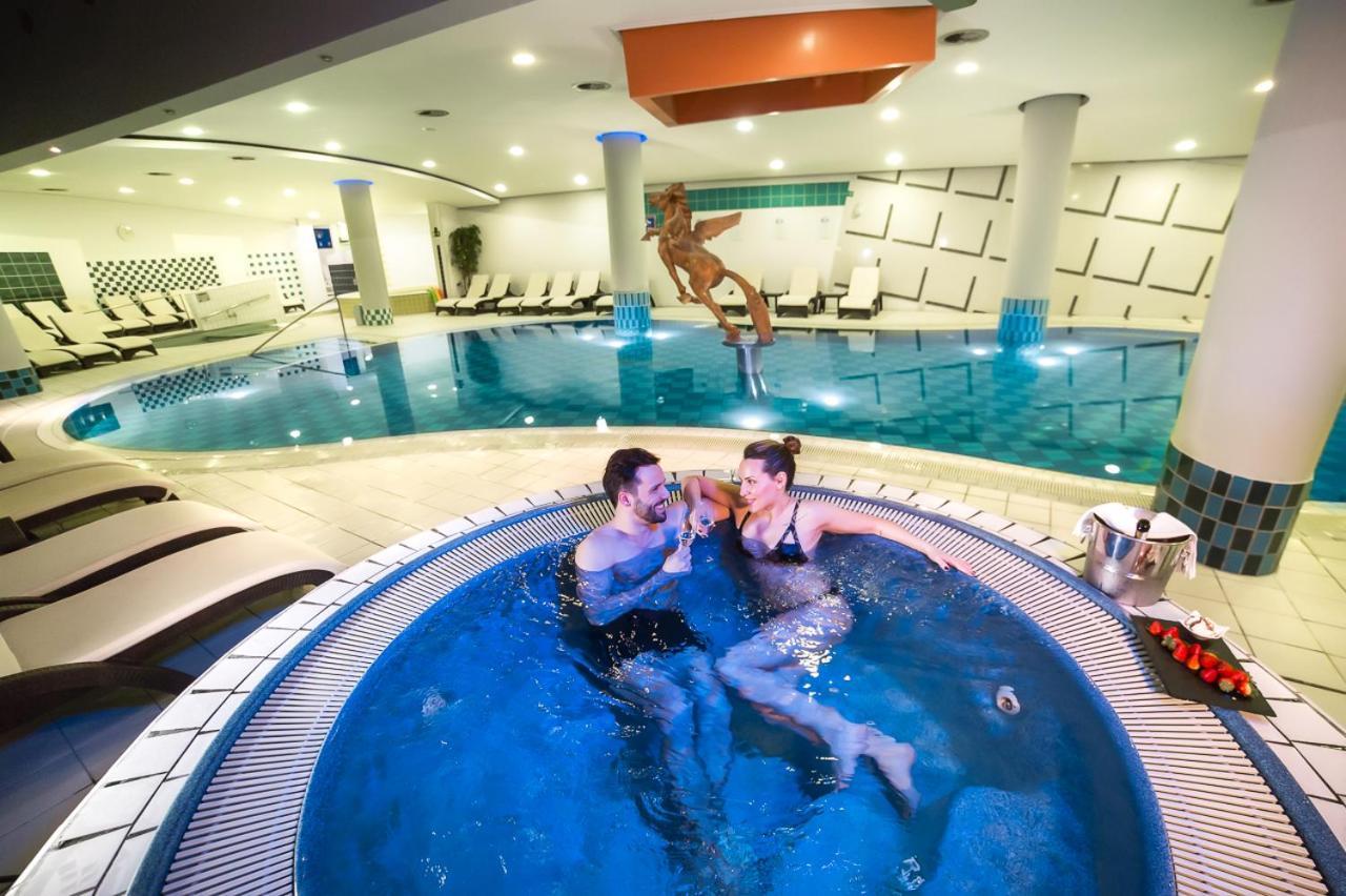 Hotel Zagreb - Health & Beauty ロガシュカ・スラティナ エクステリア 写真