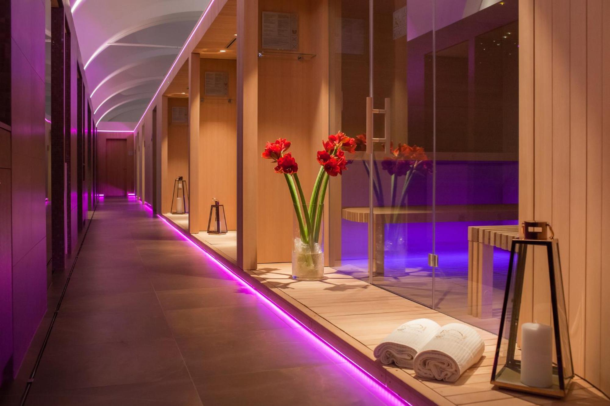 Hotel Zagreb - Health & Beauty ロガシュカ・スラティナ エクステリア 写真