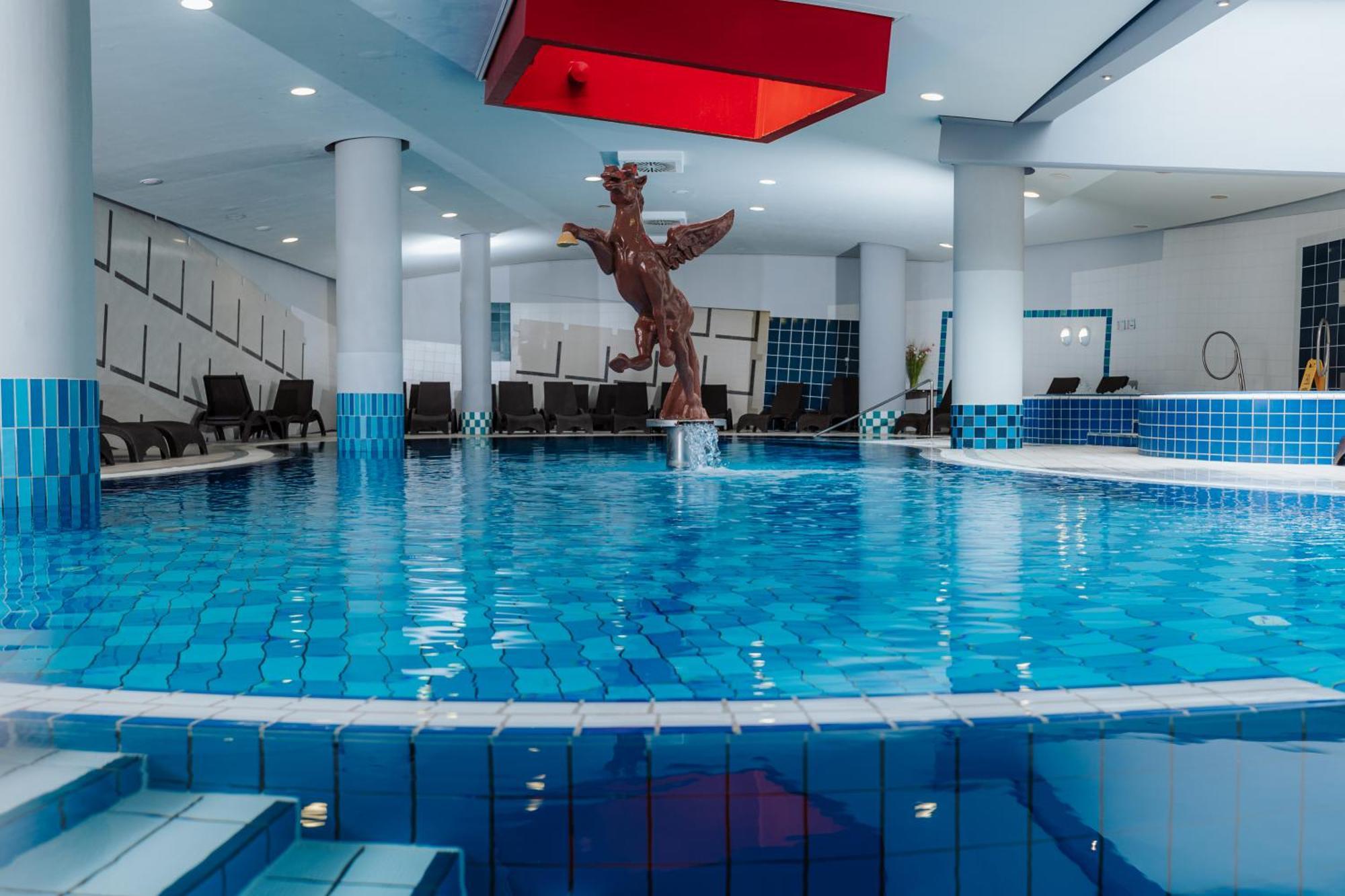 Hotel Zagreb - Health & Beauty ロガシュカ・スラティナ エクステリア 写真