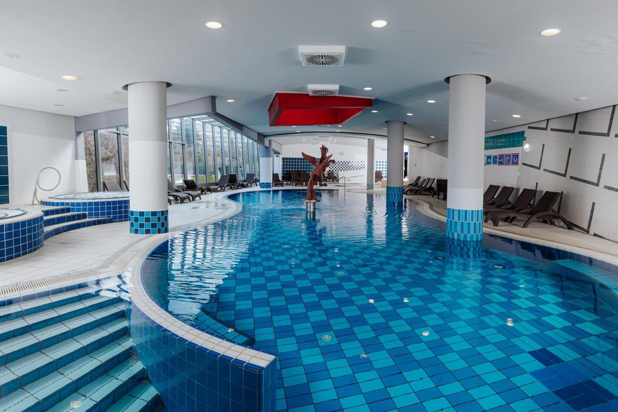 Hotel Zagreb - Health & Beauty ロガシュカ・スラティナ エクステリア 写真